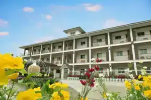 Kt Knight Hotel, Сурин