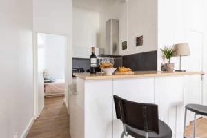 Cosy apartment in historic center by GuestReady, Бордо
