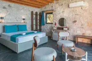 La Luna Villa 1, Фаралия