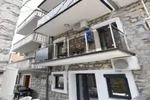 Seaside House, Лепетане