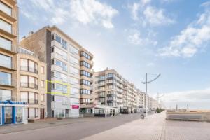 Apartment in Koksijde With Seafront View, Коксид