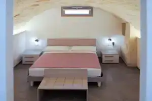 Perla Suite, Мезанье