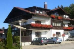 Hotel am Freibad, Фрауэнау