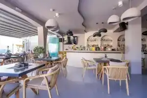 Zen Suites & Spa, Перисса