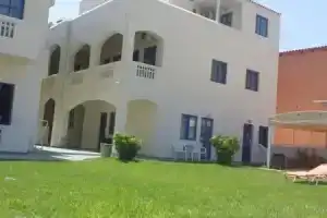Miramare Hotel, Малия