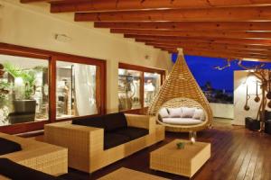 Hotel «Tahiti», Пухольс