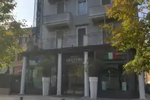 Century Hotel, Парма
