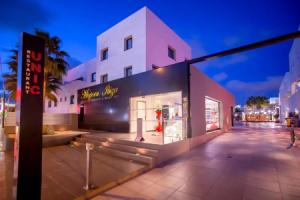 Апарт-отель «Migjorn Ibiza Suites & Spa», Платжа ден Босса