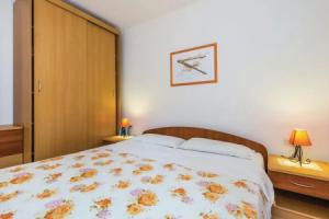 Stunning Home in Moscenicka Draga With Wifi and 1 Bedrooms, Мошеничка Драга