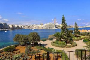 Stylish 2BR Apart, Steps Away from the Beach, Сент-Джулианс