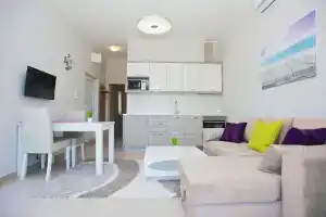 You cant beat this view Apartments, Прчань