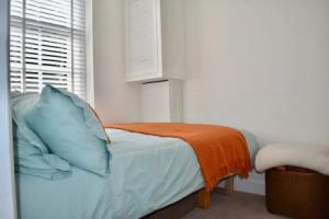 2 Bedroom Apartment Near Hove Seafront, Брайтон