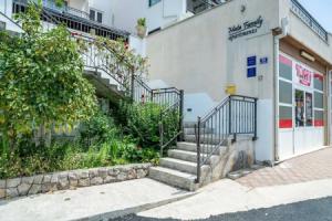Hidden Gem Apartment, Molunat
