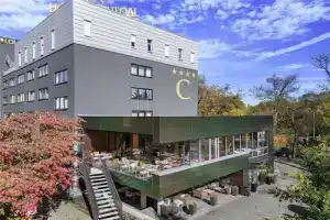 Hotel «Central», Хоф