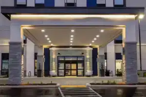 Hampton Inn & Suites by Hilton Burlington Toronto, Берлингтон