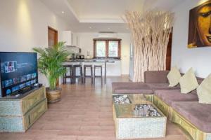 Tropical Season Villa Resort, Мэнам