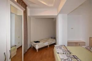 Abovyan Street 16, Apartment No 24, Ереван