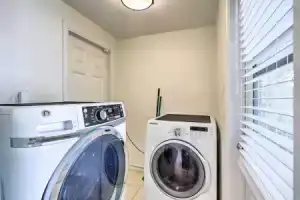 Cute & Cozy Florida Duplex: Walk to Beaches!, Коко-Бич