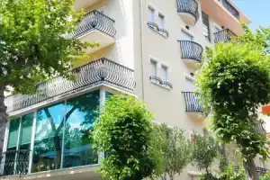 Hotel «Aria di Mare - Bed & Brunch in centro a Riccione», Риччионе