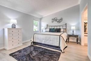 Inviting Lady Lake House: In the Village!, Виллиджес