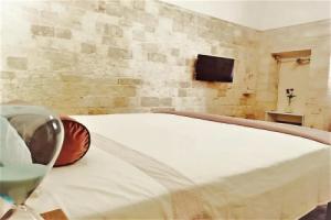 Antiche Mura Apartment "Bianco di Puglia" cucina 1 camera da letto più divano letto, Тури