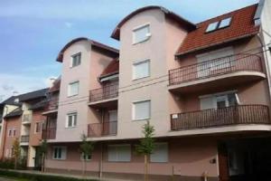 Valentin Deluxe Apartman, Хайдусобосло
