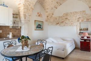 Sea and the city Apartments by Wonderful Italy, Остуни