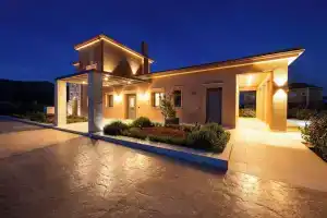 Reveli Suites, Кателиос