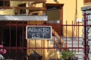 Maison Le Champ B&B Questa casa non è un albergo, Салле