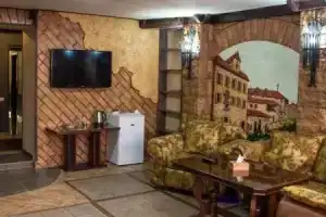 2x2 Cinema-Bar Hotel & Tours, Ереван
