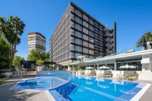 Belroy Hotel and Apartments, Бенидорм