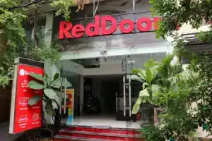 Reddoorz Rita Hotel, Хошимин