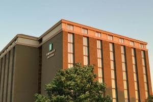 Отель «Embassy Suites Austin - Central», Остин