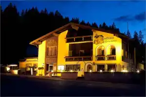 Hotel «Bärenstüberl», Шенау-ам-Кёнигзее