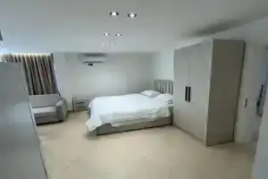 Onda Apartments, Голем