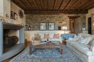 Villa Santella an Amazing Retreat Between Florence and Siena, Поджибонси
