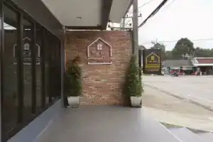 Your House Accommodation, Ао-Нам-Мао