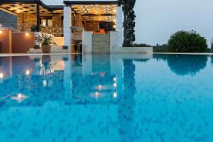 The Best Homes, Ираклион