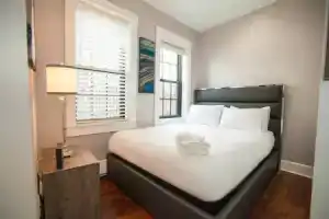 Luxury Back Bay Downtown Boston NEW Condo, Бостон