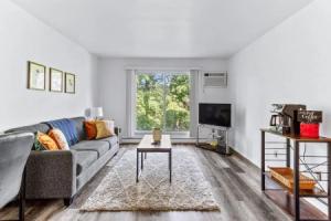 West Huron Apartment, Анн-Арбор