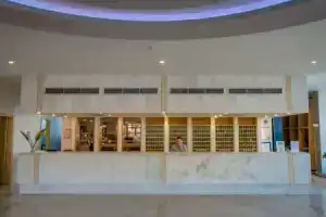 Oceanis Hotel, Иксия