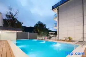 Chuanye Mountain Stream Tracing · Starry Sky Pool Vacation Apartment, Ханчжоу