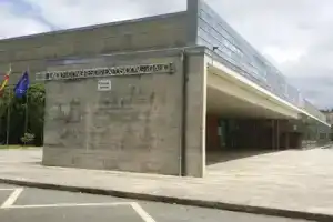 PISO DE 3 HABITACIONES, CON GARAJE INCLUIDO, A 1500 metros de la CATEDRAL, Сантьяго-де-Компостела