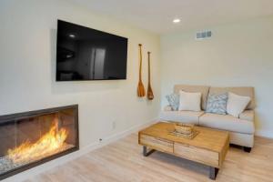 Ocean-view Oasis: Steps to Dana Point Beaches!, Дана-Пойнт