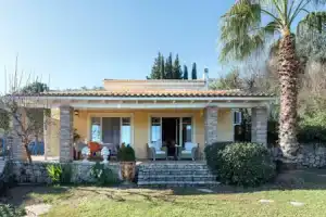 Villa Al'Azraa by Corfuescapes, Дассия