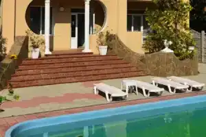 Гостинный Двор «Яхонт», Черноморское