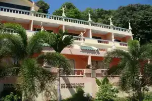 Отель «Baan Hill Phuket», Карон
