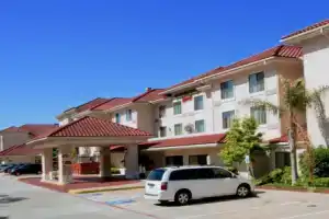 Отель «Courtyard Houston-West University», Хьюстон