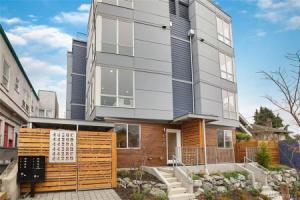 Rooftop Patio with Waterview, Private Garden & Grill 3BR 3BA, Сиэтл