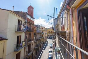 Studio in Castelbuono, With Wonderful Mountain View, Balcony and Wifi - 13 km From the Beach, Кастельбуоно